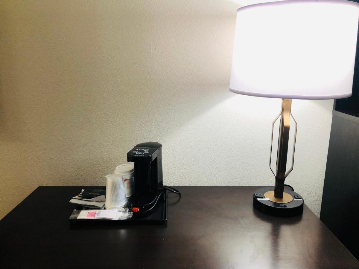 Quality Inn & Suites Lake Charles South Экстерьер фото